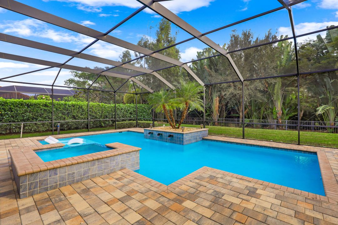 1600 Mockingbird Dr, Naples, FL 34120