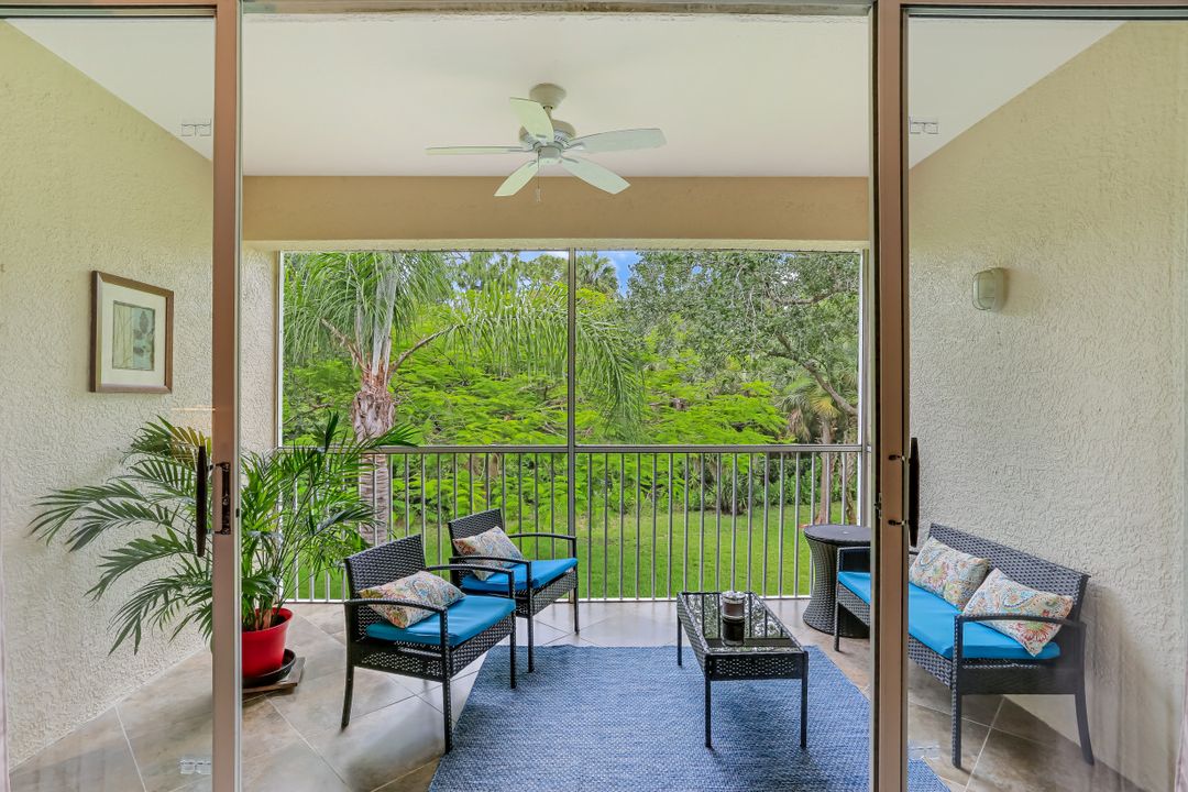 680 Luisa Ln #4, Naples, FL 34104