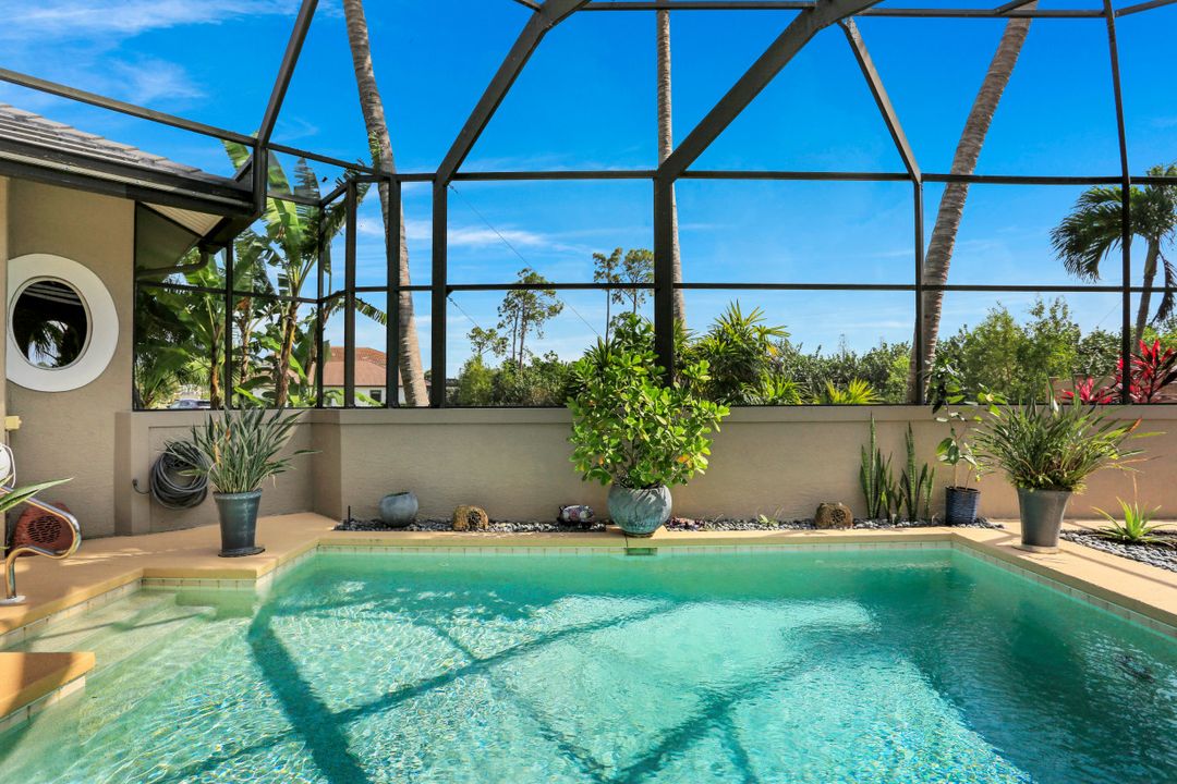 2892 Coco Lakes Pl, Naples, FL 34105