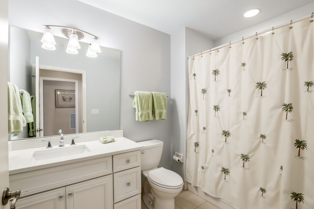 450 Launch Cir #402, Naples, FL 34108