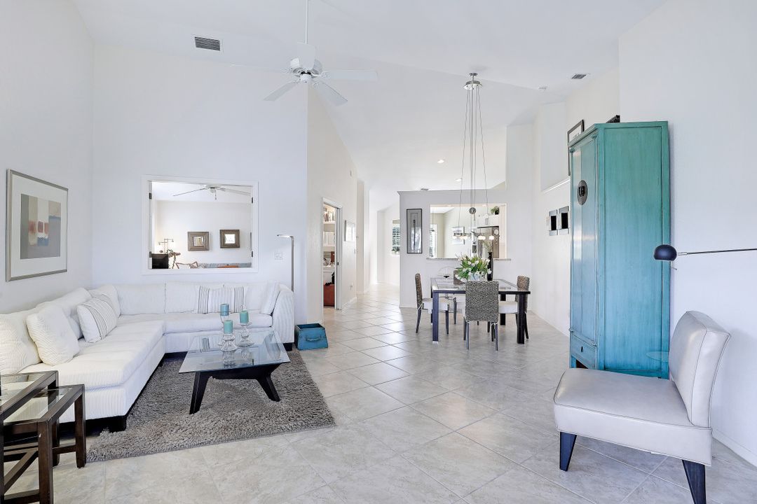 8345 Excalibur Cir #M-12, Naples, FL 34108