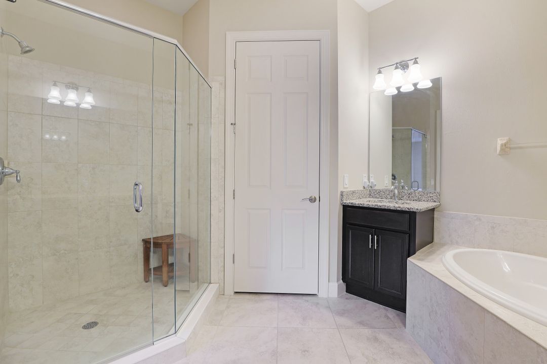 9542 Ironstone Terrace #202, Naples, FL 34120