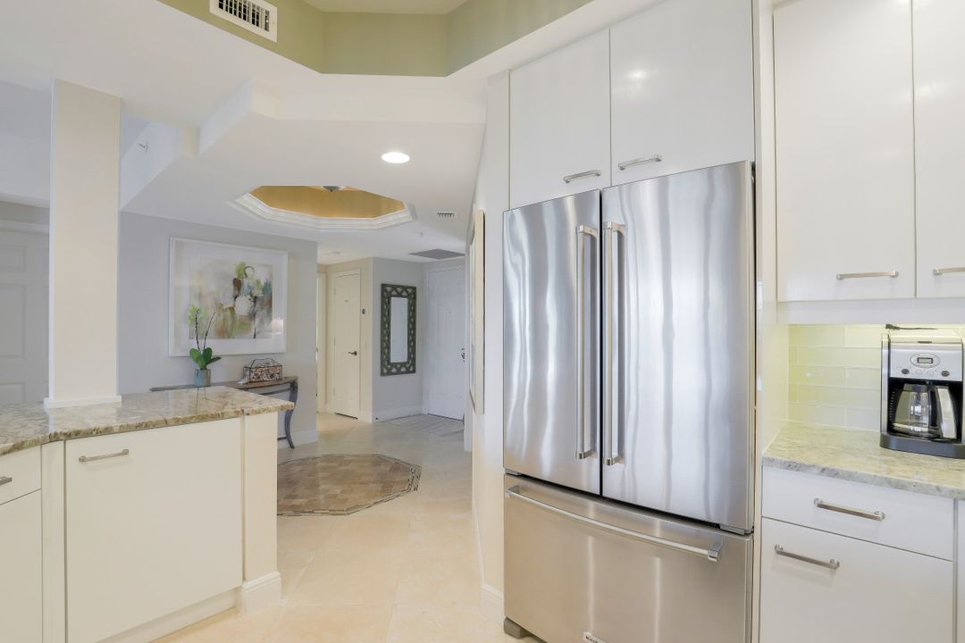 430 Cove Tower Dr #403, Naples, FL 34110