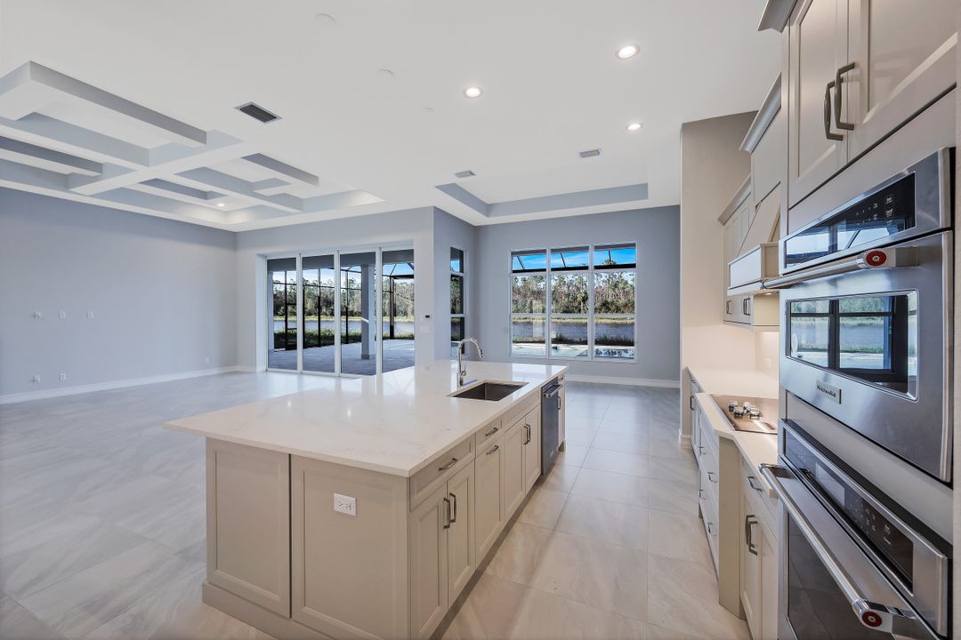 14310 Laguna Spgs Ln, , FL 34114