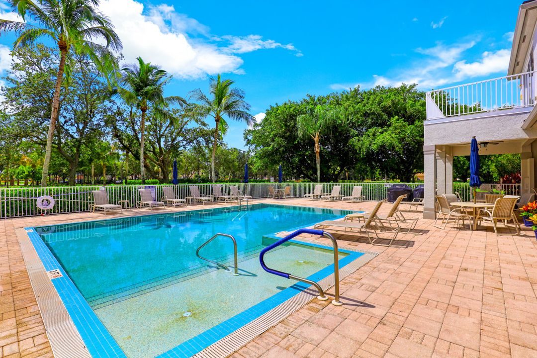 5870 3 Iron Dr #4-401, Naples, FL 34110