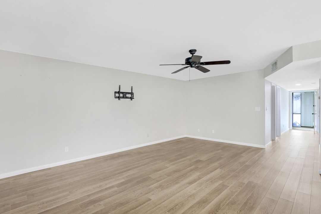 127 Forest Lakes Blvd, Naples, FL 34105