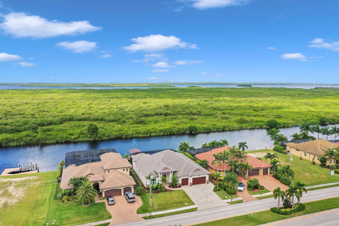 3236 Surfside Blvd, Cape Coral, FL 33914