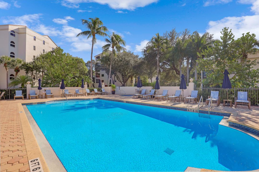 6535 Valen Way #202, Naples, FL 34108