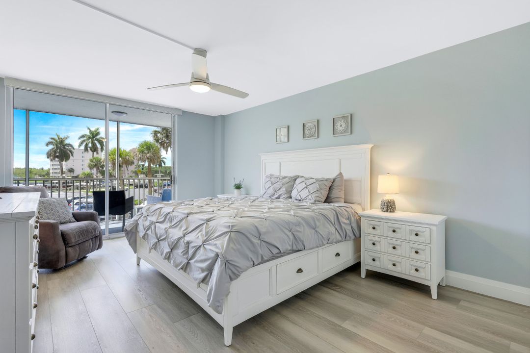 5 Bluebill Ave #210, Naples, FL 34108