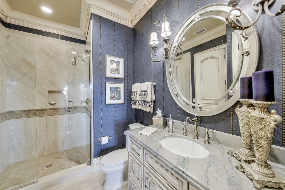 6411 Highcroft Dr, Naples, FL 34119