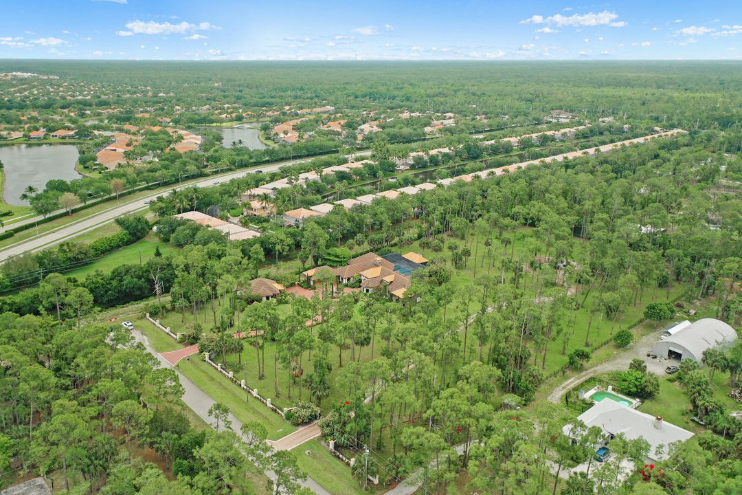 5610 Bur Oaks Ln, Naples, FL 34119