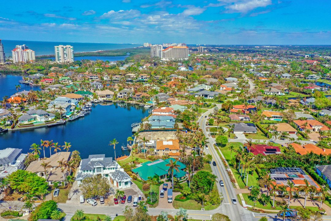 405 Neapolitan Way, Naples, FL 34103