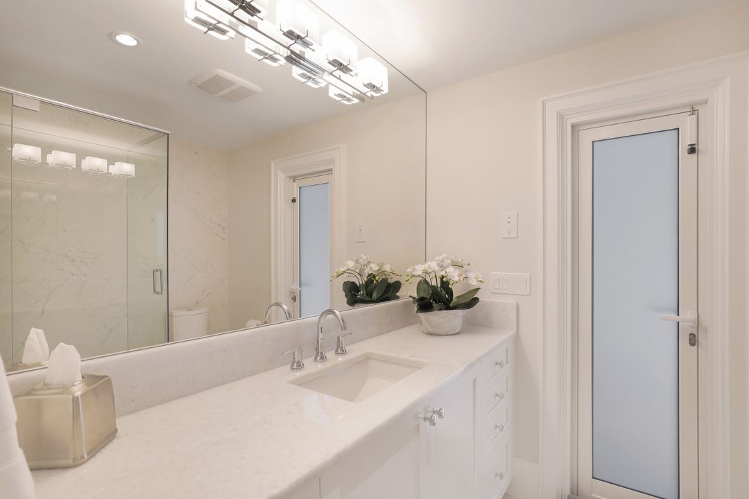 549 Neapolitan Way, Naples, FL 34103