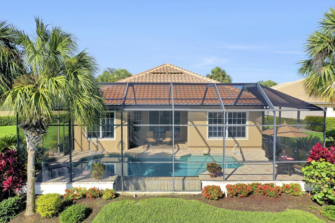 9131 Crystal Ct, Naples, FL 34120