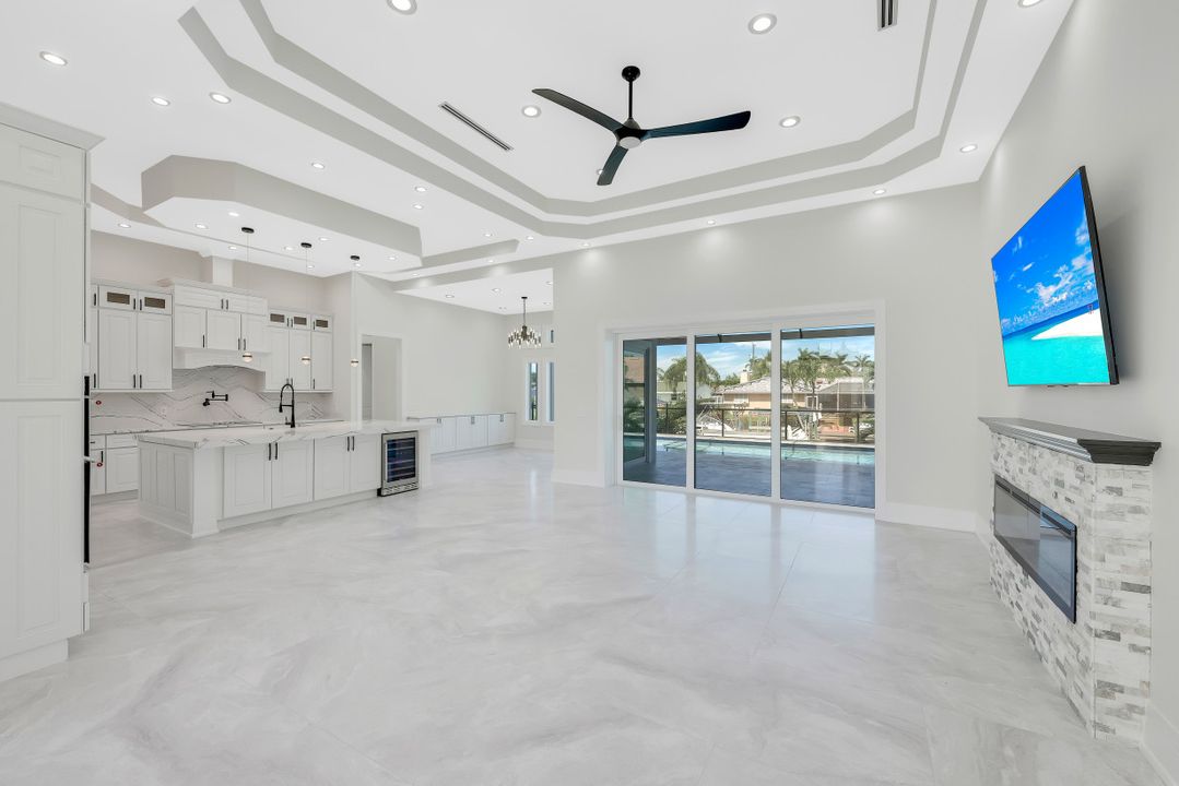 5332 Malibu Ct, Cape Coral, FL 33904