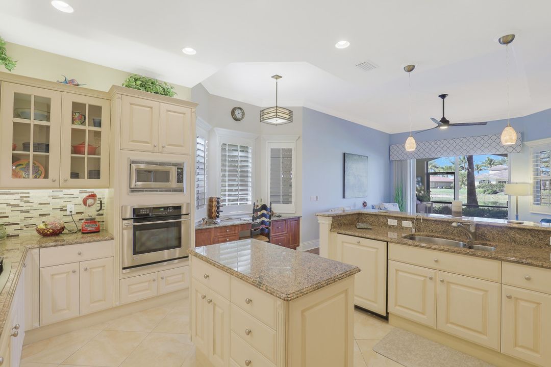 9293 Menaggio Ct #101, Naples, FL 34114