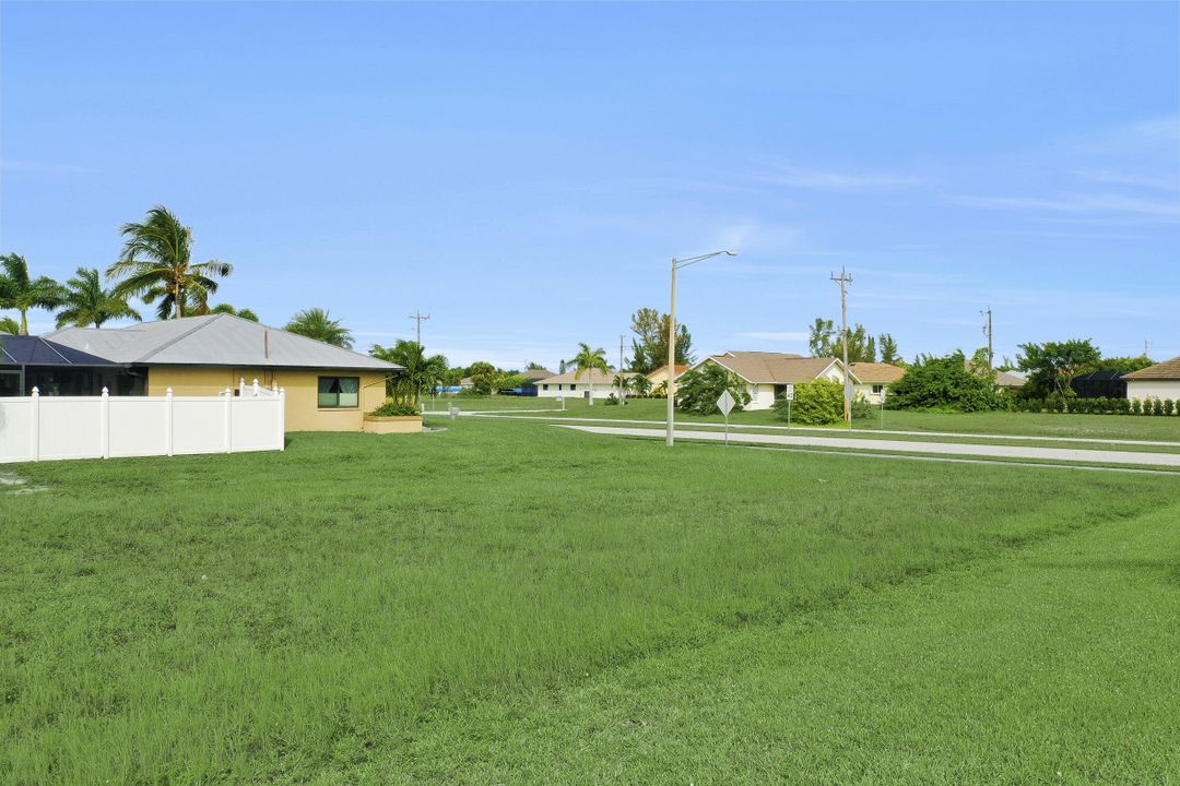 1616 Beach Pkwy W, Cape Coral, FL 33914