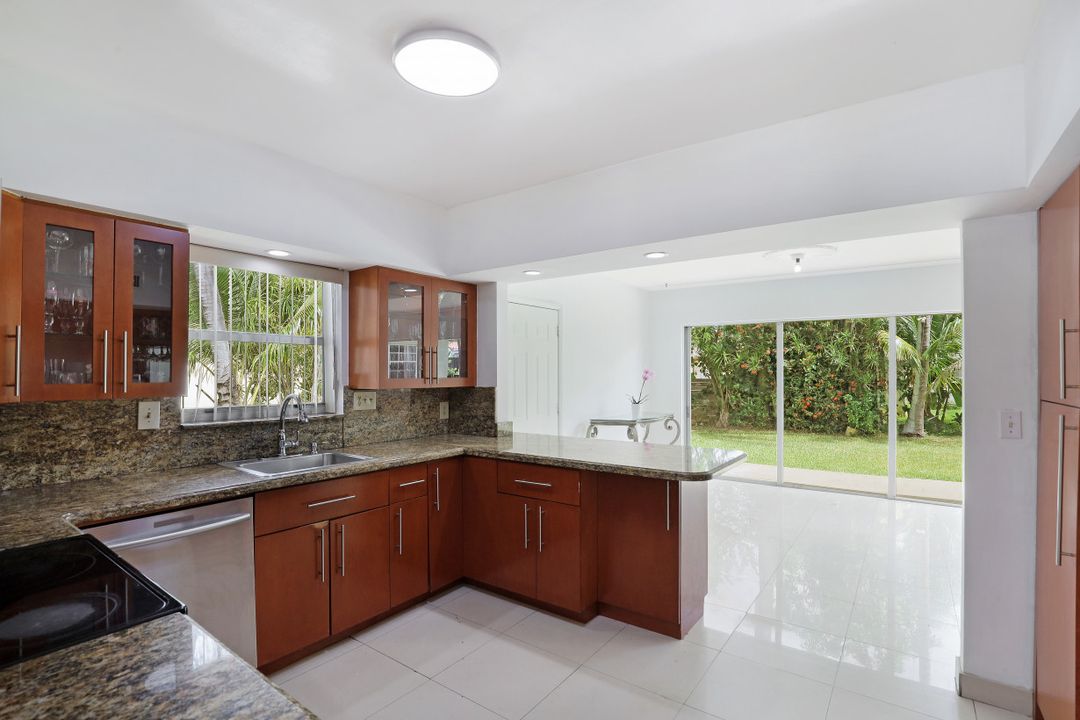 465 NE 114th St, Miami, FL 33161