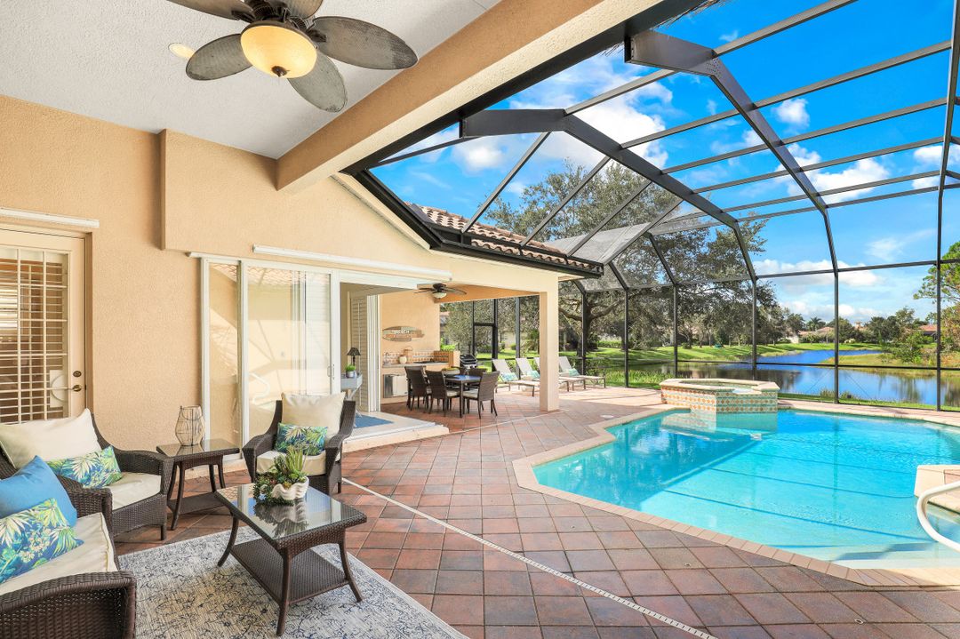 919 Tivoli Ct, Naples, FL 34104