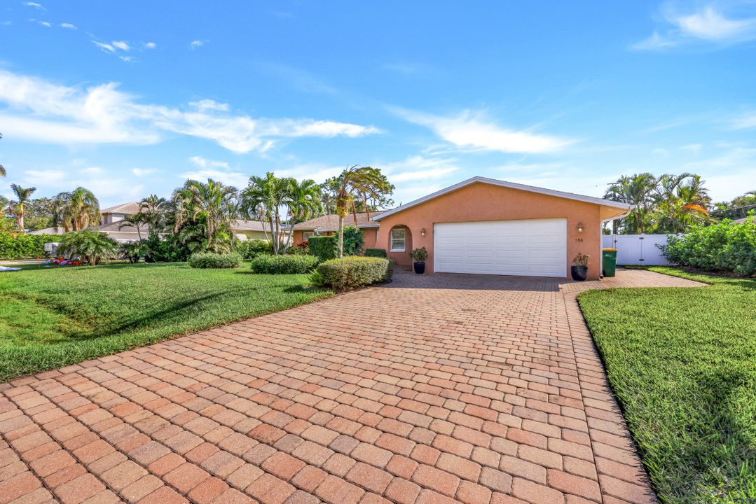 580 105th Ave N, Naples, FL 34108