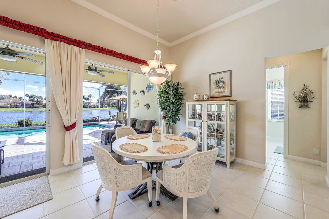 4334 Queen Elizabeth Way, Naples, FL 34119