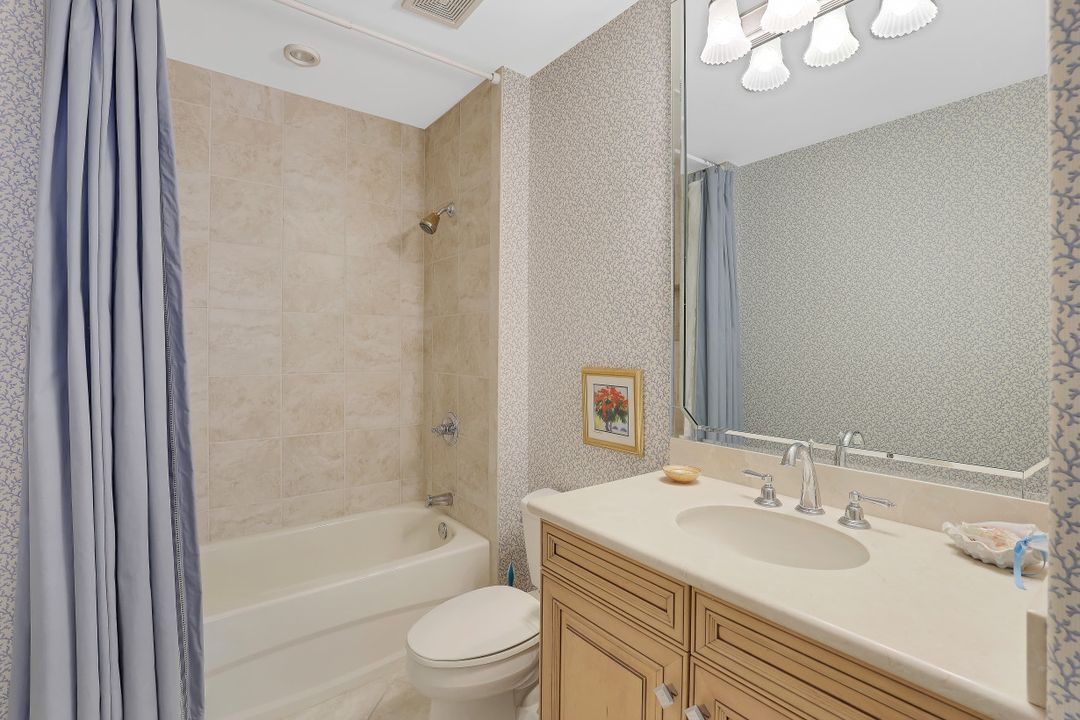 575 Avellino Isles Cir #101, Naples, FL 34119