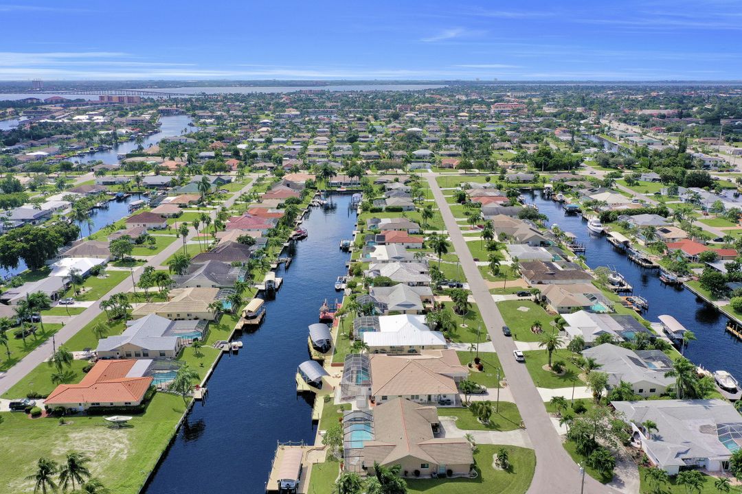 3627 SE 17th Ave, Cape Coral, FL 33904