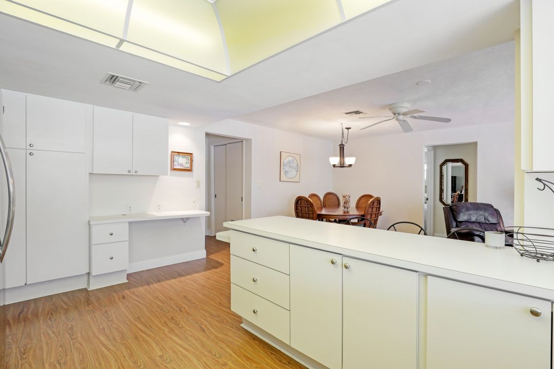 139 Bayview Ave, Naples, FL 34108