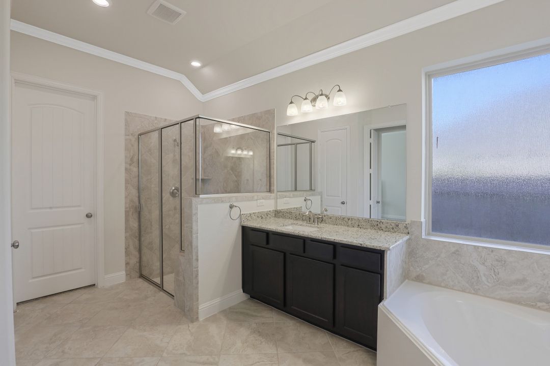 409 Westwood Dr, League City, TX 77573