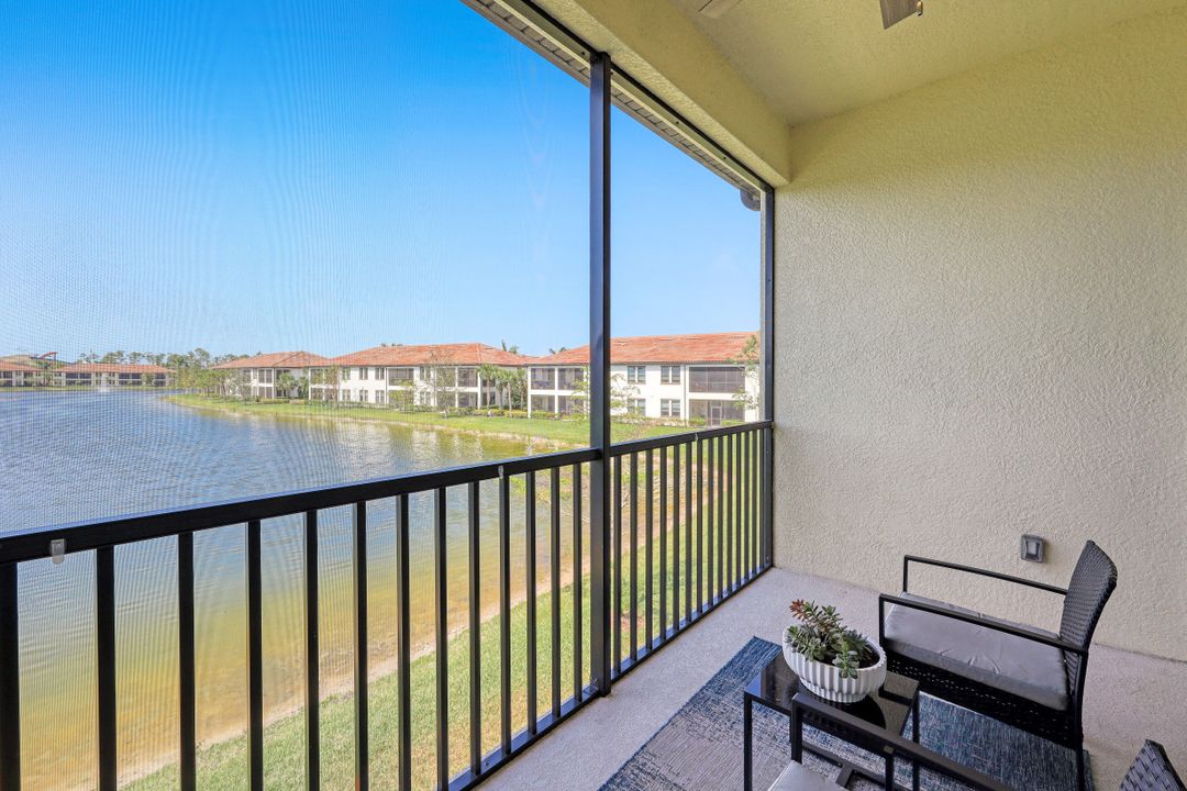 15130 Palmer Lake Cir #203, Naples, FL 34109