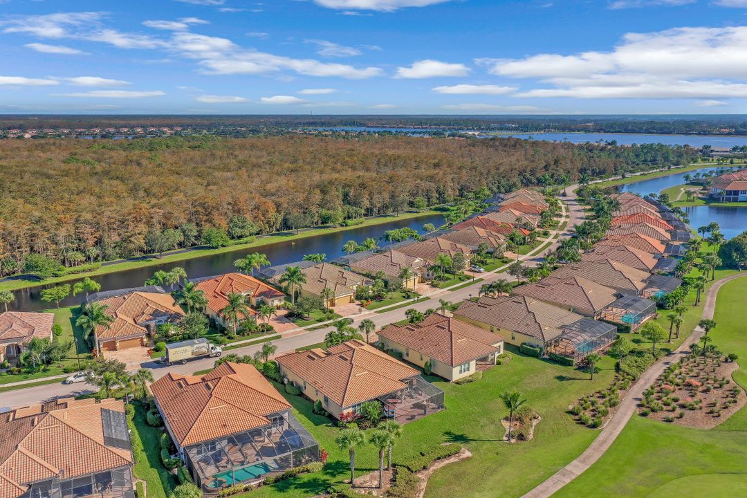 9005 Quarry Dr, Naples, FL 34120