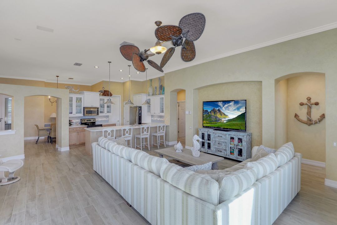 1900 Lagoon Ln, Cape Coral, FL 33914