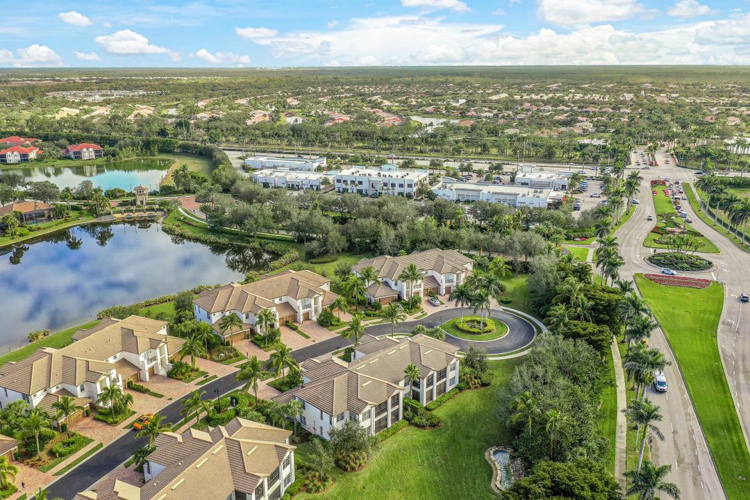 8080 Players Cove Dr Unit 102, Naples, FL 34113
