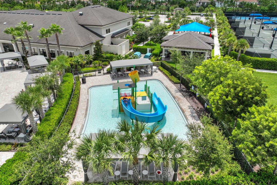 4448 Aurora St, Naples, FL 34119