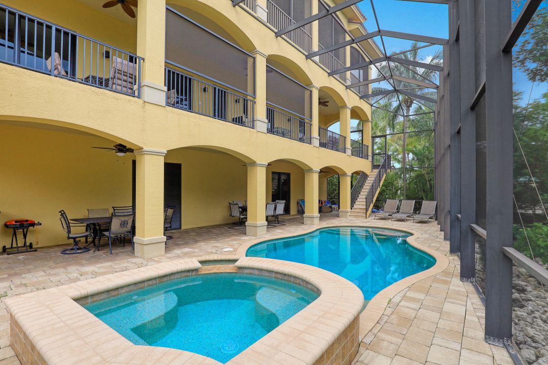 500 Spinnaker Dr, Marco Island, FL 34145