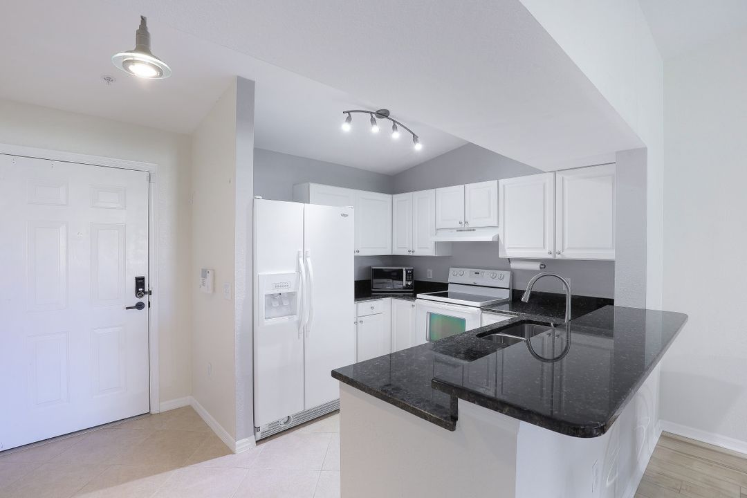 8244 Key Royal Cir #633, Naples, FL 34119