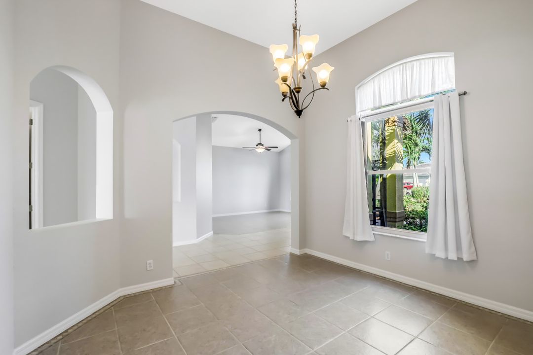 2227 Grove Dr, Naples, FL 34120