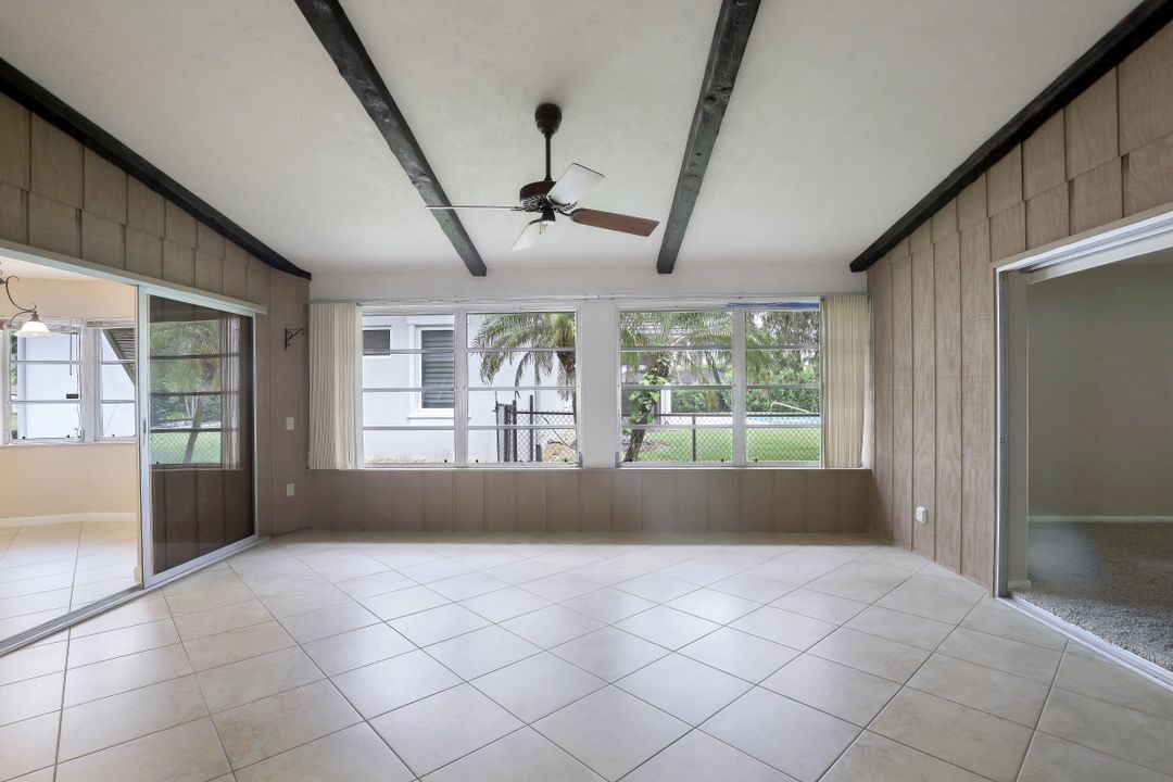 628 104th Ave N, Naples, FL 34108