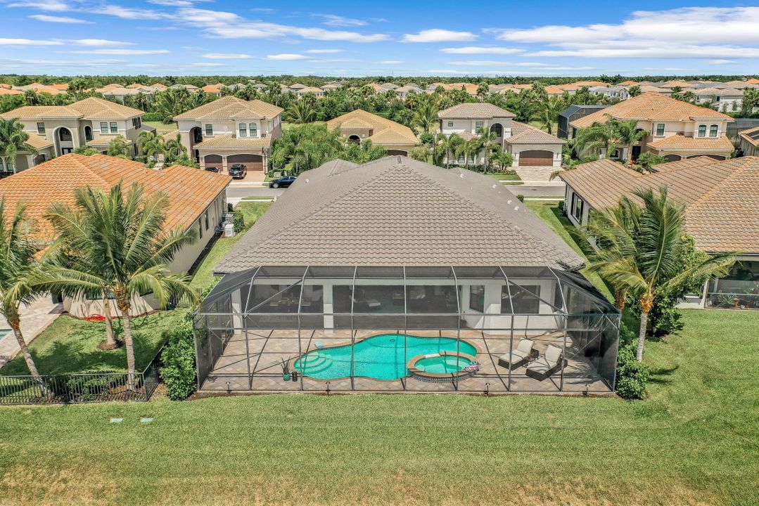 4477 Caldera Cir, Naples, FL 34119