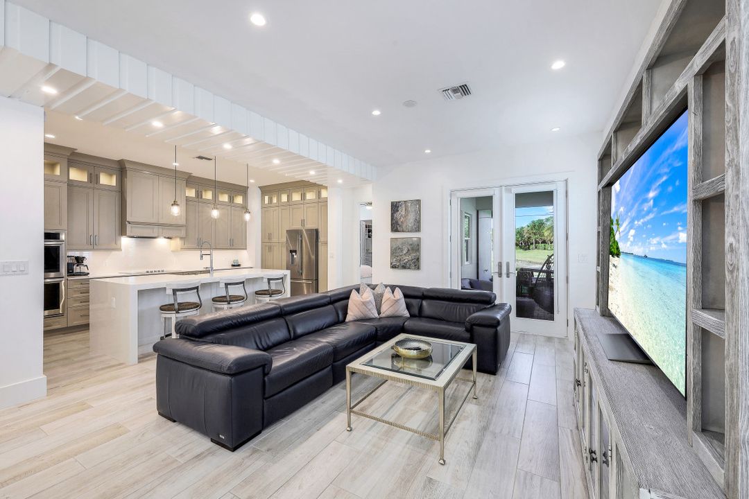 14167 Nautica Ct, Naples, FL 34114