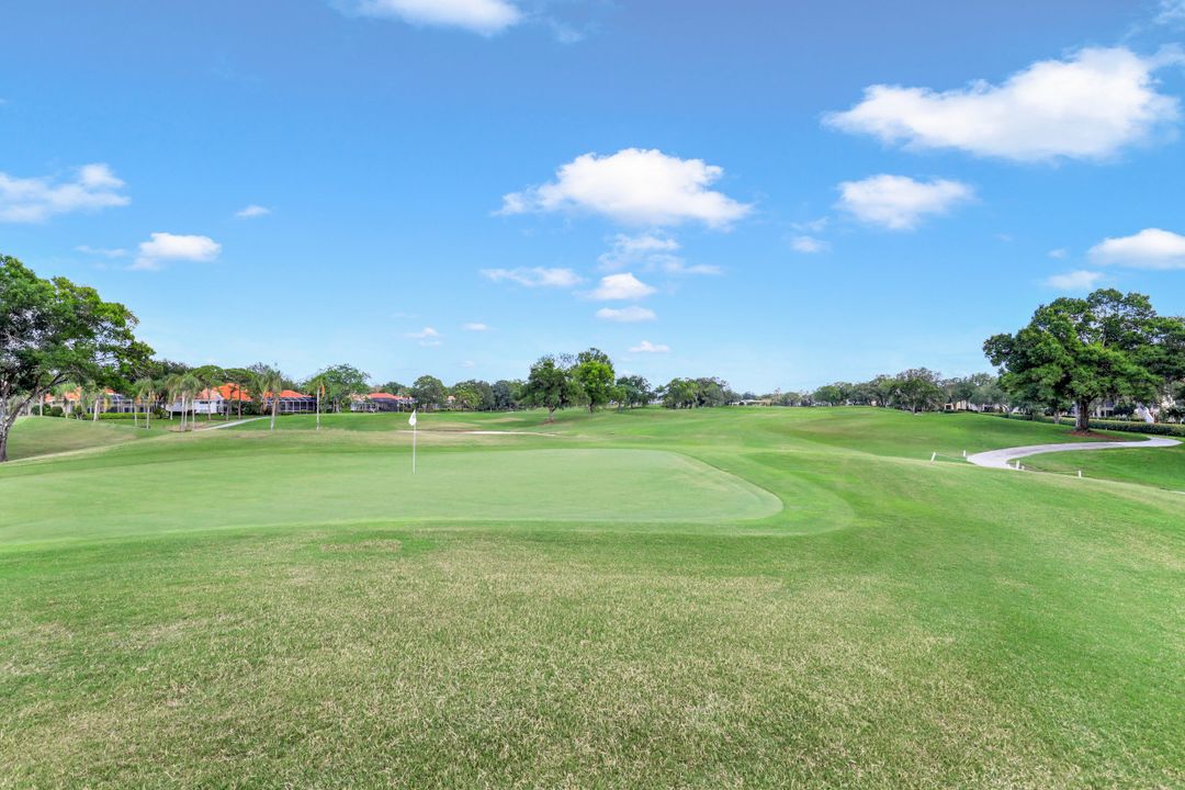 220 Vintage Cir #205, Naples, FL 34119