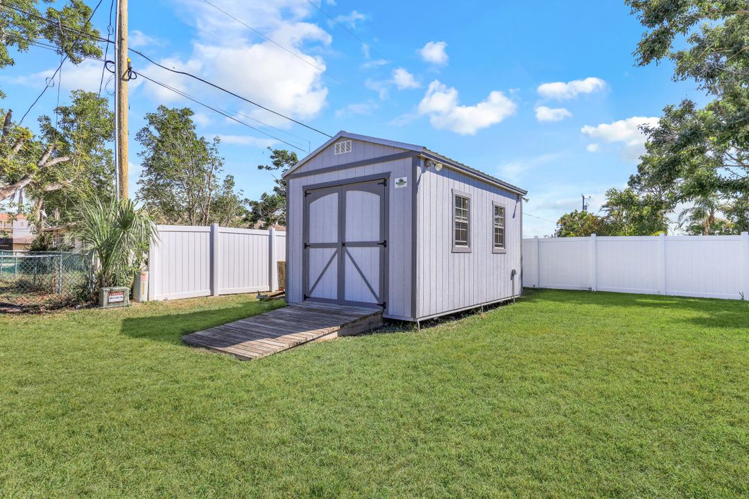 3919 SE 4th Ave, Cape Coral, FL 33904