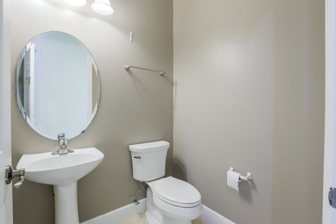 1717 Birdie Dr, Naples, FL 34120