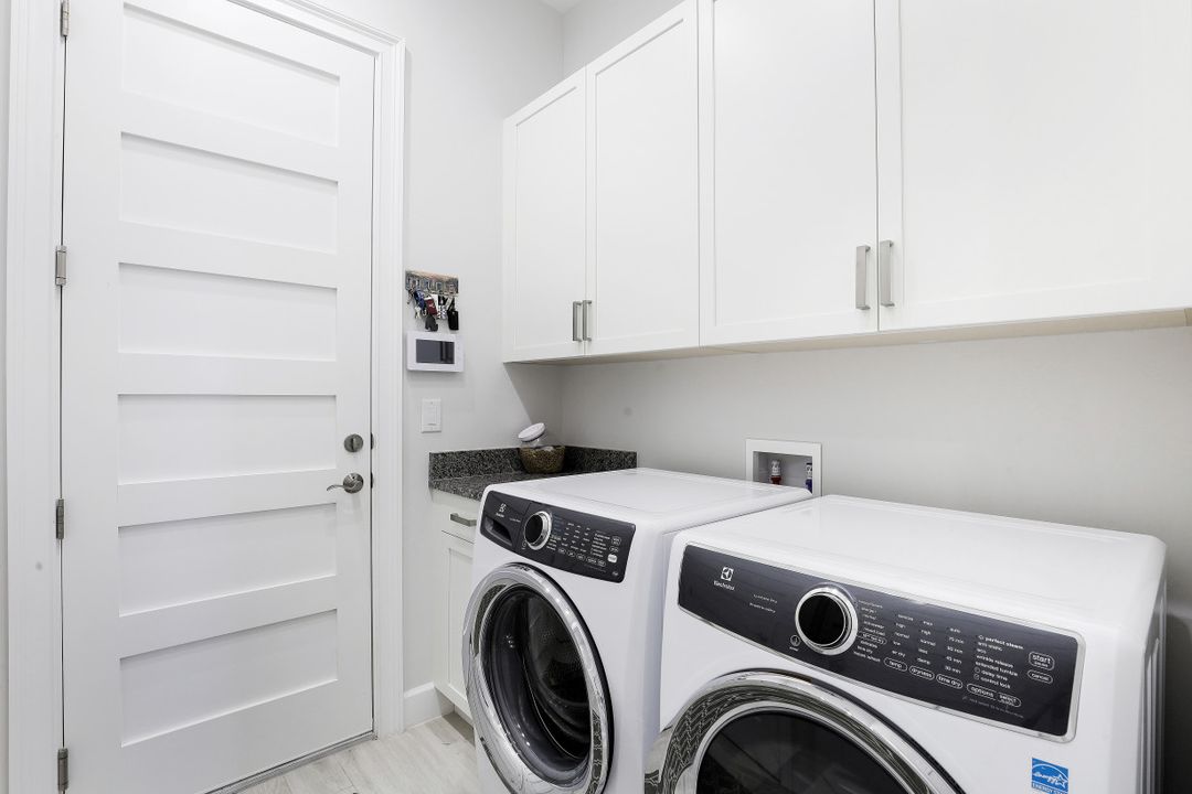 5662 Elbow Ave, Naples, FL 34112