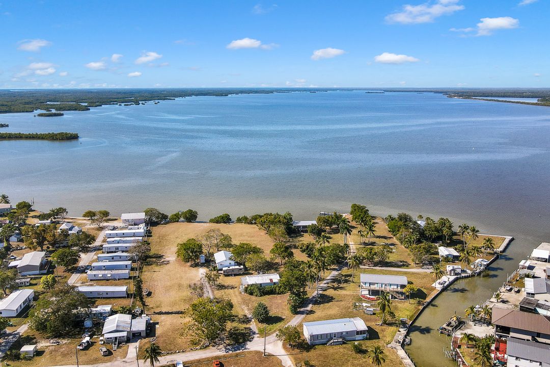 173 N Lopez Ln, Chokoloskee, FL 34138