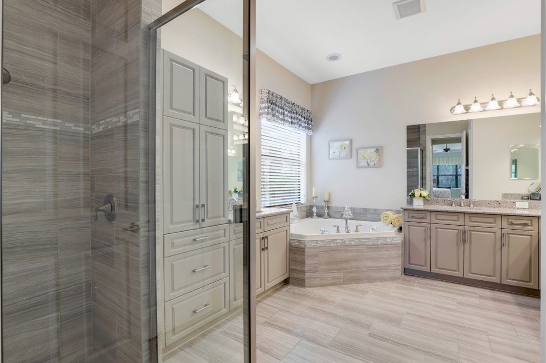 3646 Santaren Ct, Naples, FL 34119