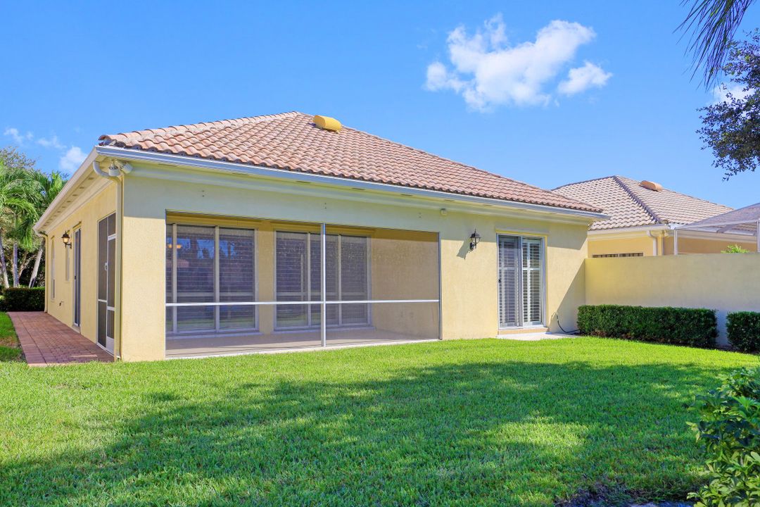 2938 Gilford Way, Naples, FL 34119