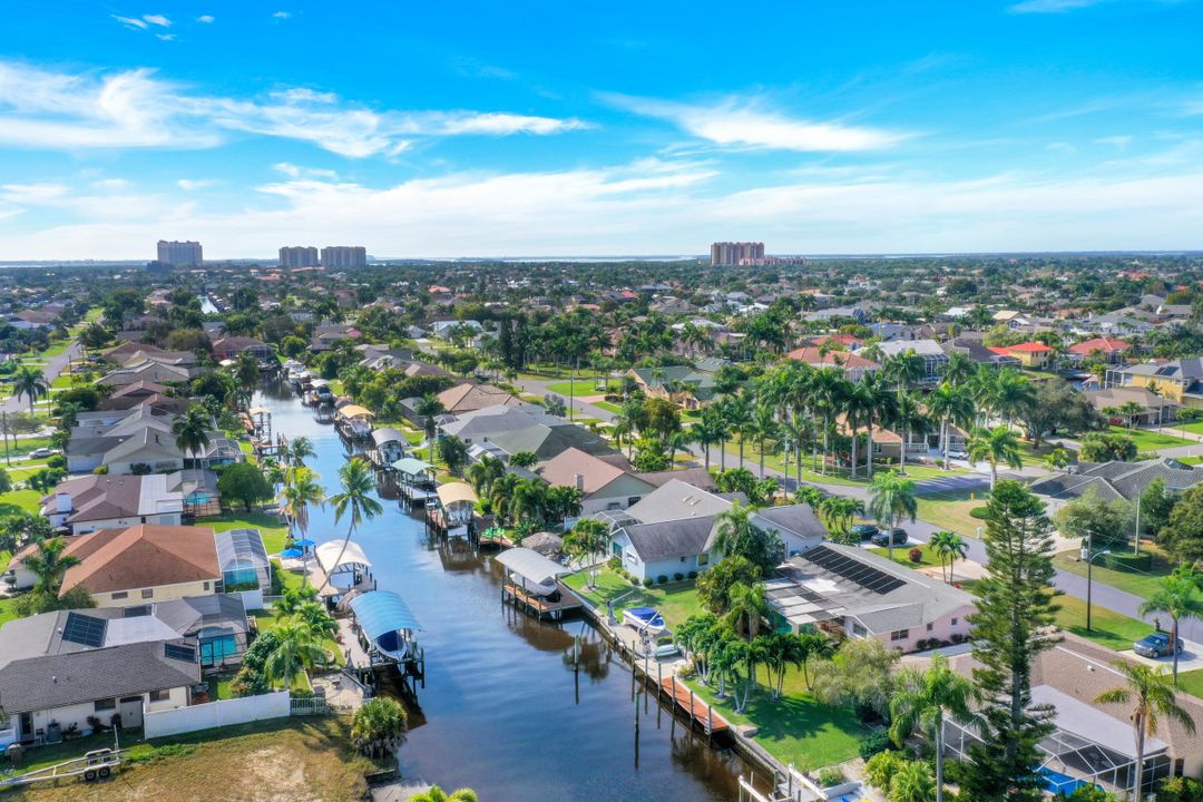 4933 SW 11th Ct, Cape Coral, FL 33914