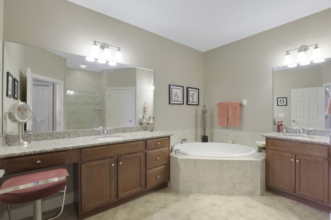 12041 Covent Garden Ct #2204, Naples, FL 34120