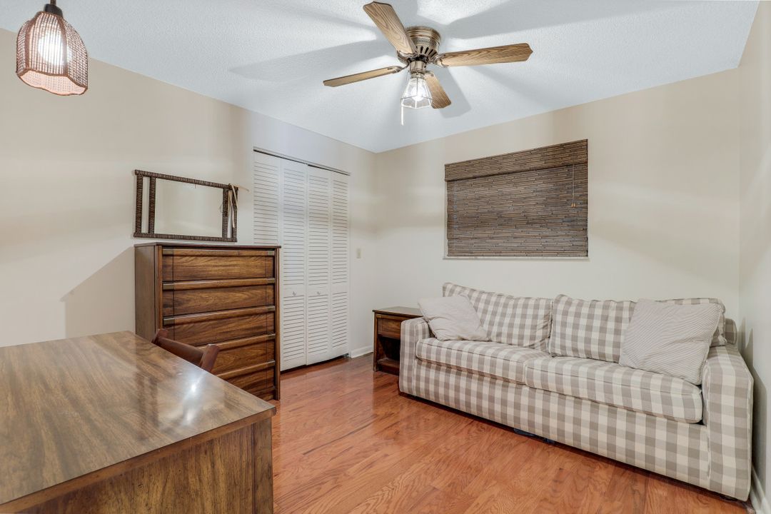 814 93rd Ave N, Naples, FL 34108